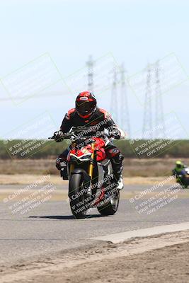media/Aug-03-2025-TrackDaz (Sun) [[bf4a71acf9]]/C Group/1240pm (Wheelie Bump)/